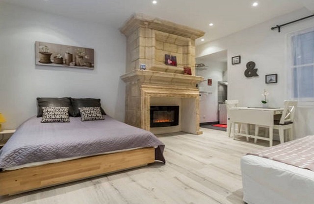 Charming Apartment/Rue Des Faussets/St Pierre * (2nd floor)