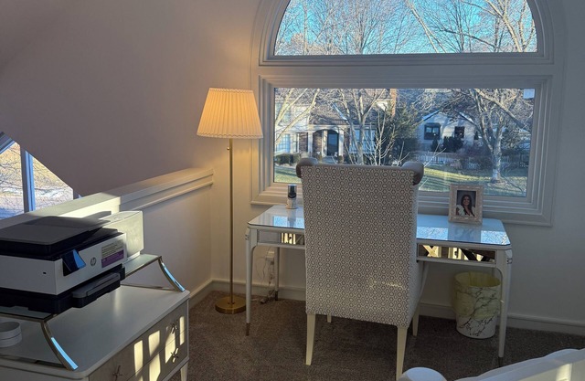 Charming Beautiful 3-bedroom house with AC and WiFi in terrific Leawood