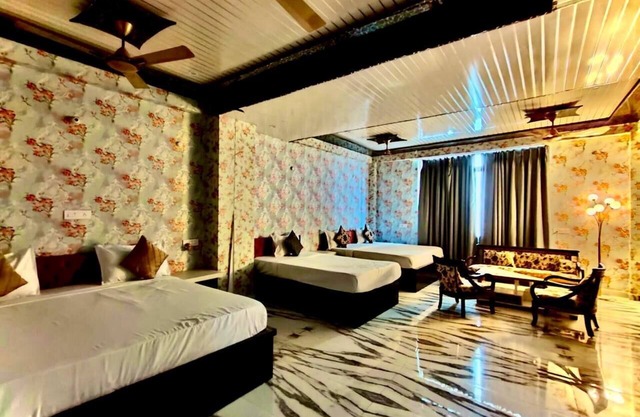 Charming bed & breakfast with 15 bedrooms and AC, WiFi in vibrant Varanasi