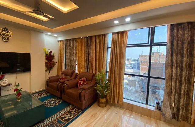 Charming bedroom in wonderful Prayagraj with AC, WiFi