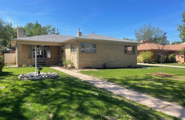 Charming brick home in The Avenues just a few blocks to Frontier Park.