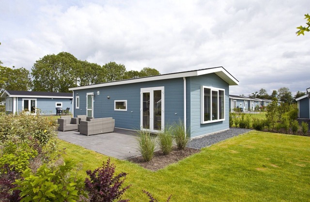 Charming Chalet Near Veluwemeer