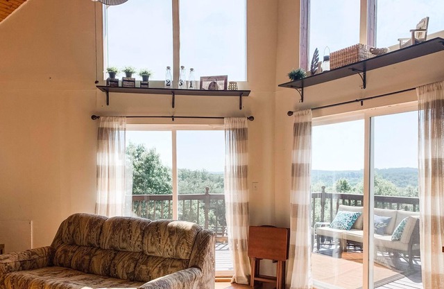 Charming Chalet with incredible sunrises, and breath taking views...