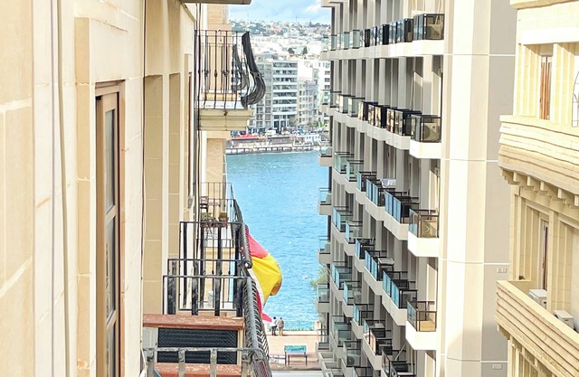 Charming Coastal Suite in Cosmopolitan Sliema