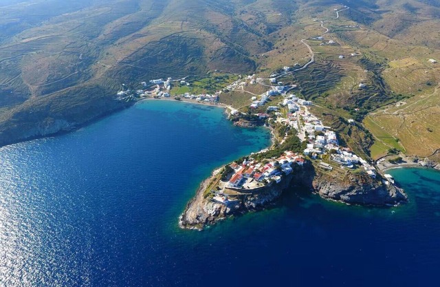 Charming cottage in marvelous Great Sand Beach, Kanala Kythnou with AC, WiFi