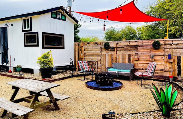 Charming cottage in delightful Kyle with AC, WiFi