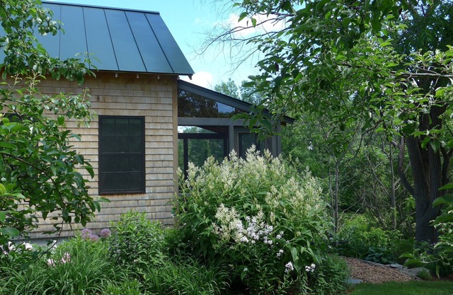 Charming Cottage within walking distance of Middlebury College/canoe available