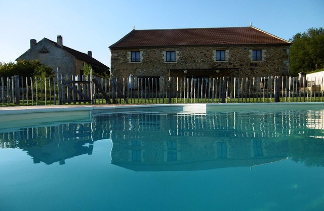 Charming cottages in Périgord from 8 to 24 people from 60E/pers/week