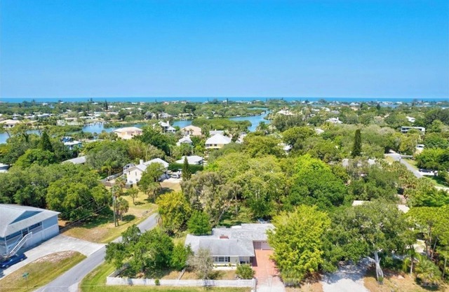 Charming cozy coastal house🐬minutes away from Venice beach