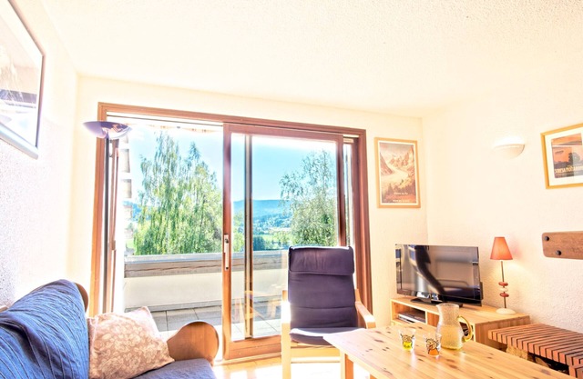 Charming Duplex with Terrace and Private Garden in Corrençon-en-Vercors