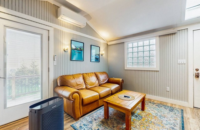 Charming, Dog-Friendly Cottage w/Shared Pool - Walk to the Ocean