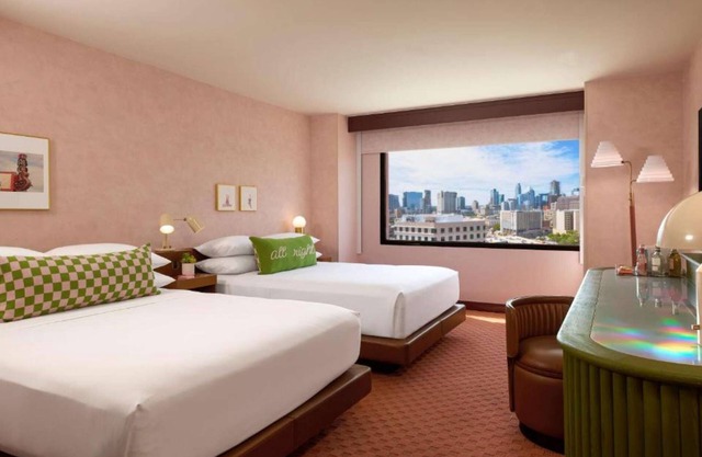 Charming Downtown Stay | Sightseeing. Pool