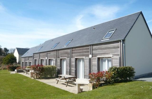 Charming Family Home, Near Coastal Dunes, with Terrace, BBQ, and Pet-Friendly