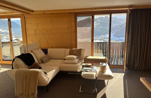 Charming Flat in the Heart of Saanen