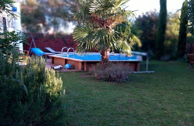 Charming house near Paris and Versailles with heated swimming pool !