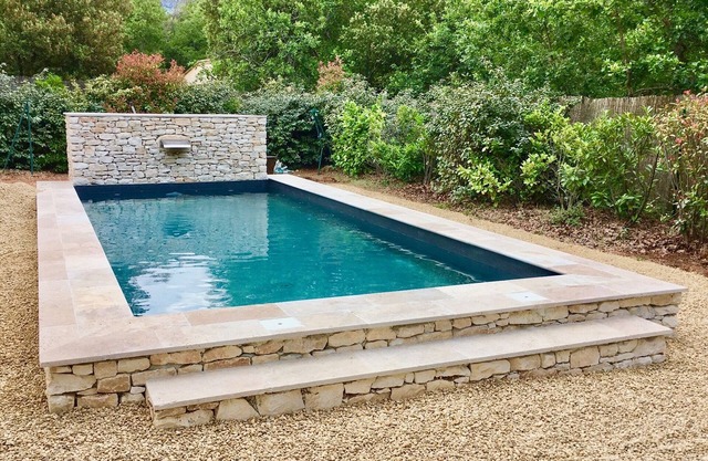 Charming property with SWIMMING POOL in the Luberon