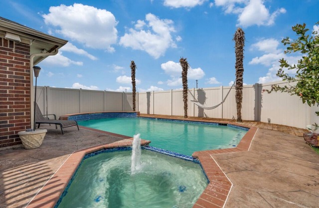 Charming Frisco Oasis, 3 BR's with Pool, Patio & BBQ