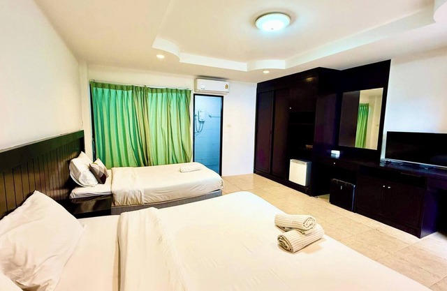 Charming Guest Room in Central Pa Tong, Thailand