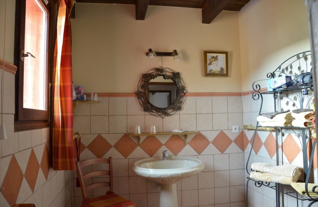 Charming guest rooms near the sea and the mountains. Room 1