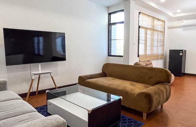 Charming Home in Local Area near River - 10 min to Old City