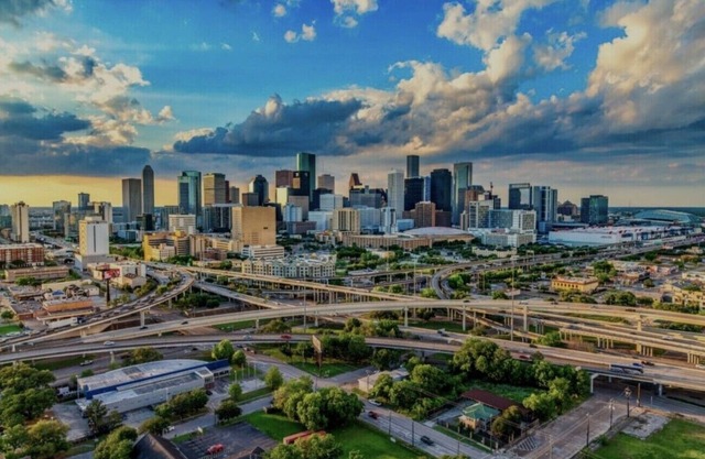 CHARMING HOME MINS TO HOSPITAL, UOFH, ASTROS, ROCKETS, AIRPORT