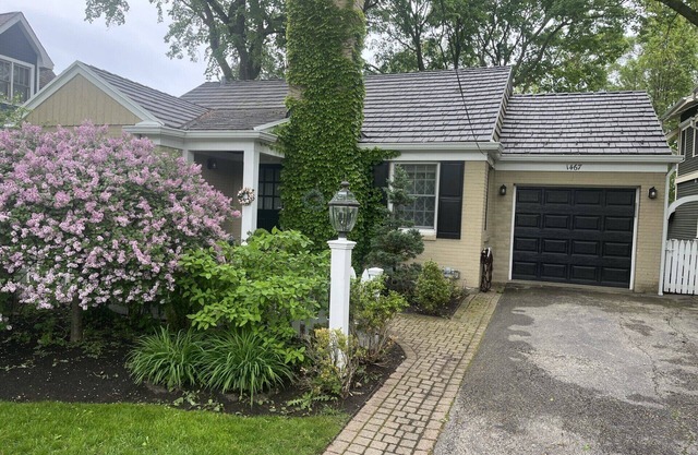 Charming home near Lake Michigan, bike paths, and high school