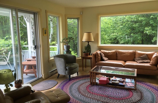 Charming Home, Panoramic Mountain Views, Ideal For Family