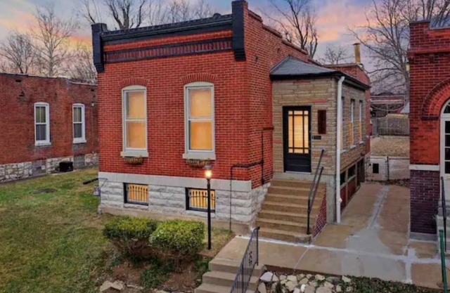 Charming home with vintage vibes & unique features