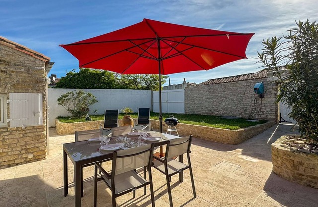 Charming house in Ars en Ré with garden