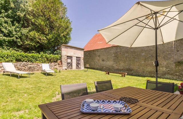 Charming House in Mont St-Michel Bay with Enclosed Garden