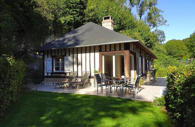 Charming House in Normandy near White Coast