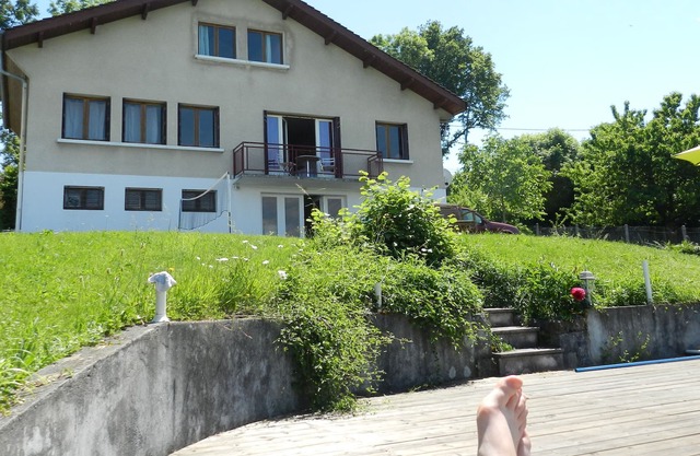 Charming house with swimming pool, 5 bedrooms, for 8 people, view of Lake Geneva