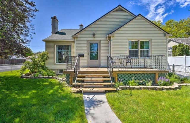 Charming Idaho Home 3 Bedroom Cottage by RedAwning