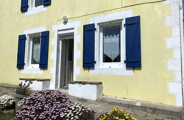 Charming old house with garden near Groix port