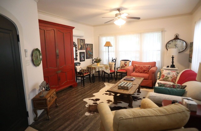 Charming one bedroom historic home in Lakewood area of Dallas