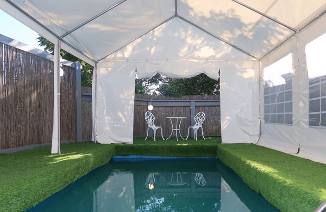 ★Charming Pastoral Holiday Cabin ~ Pool & Hot Tub★
