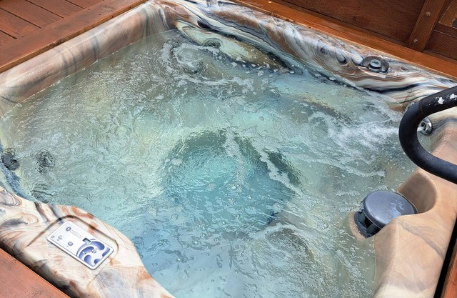 Charming Private Studio with hot tub.