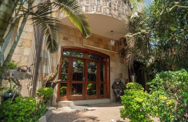 Charming Retreat and Free Breakfast
