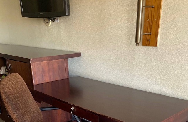 Charming room at hotel in quiet location