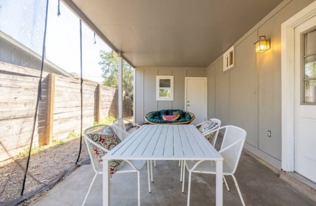 Charming S. ATX Oasis w/Yard, Fire Pit, Parkingnn