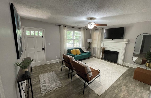 Charming & serene urban retreat with WiFi, AC in Spartanburg downtown area
