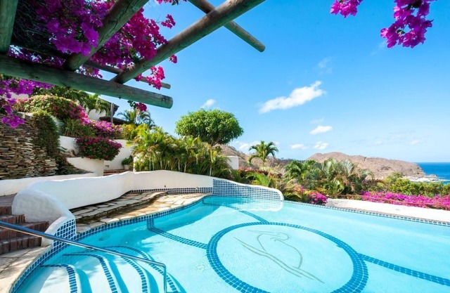 Charming & Spacious Villa with Eye-Catching Views