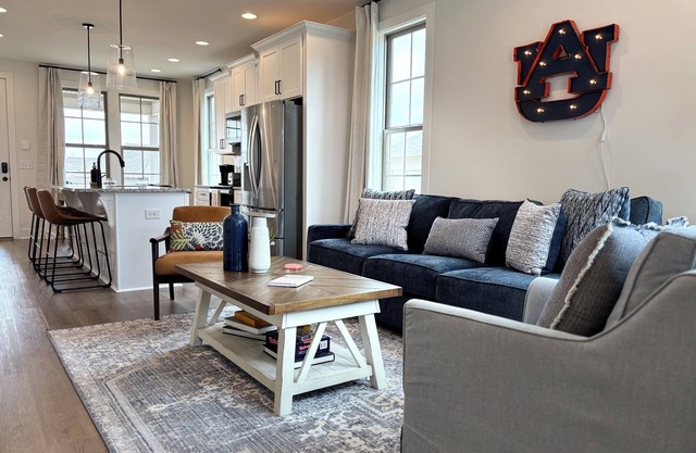 Charming & Spacious Townhome on North College Street in Auburn