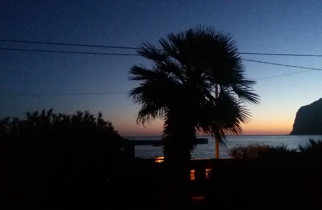 Charming studio by the sea, in exclusive context