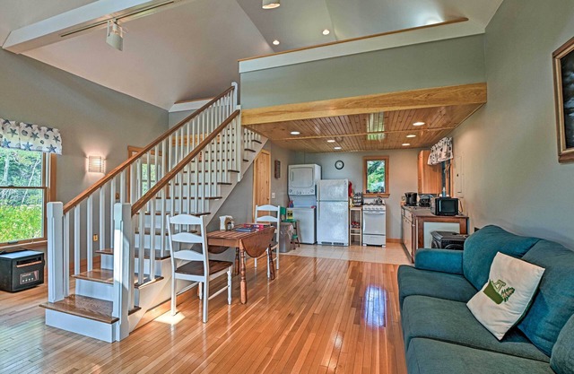 Charming Stonington Studio w/Ocean Views!