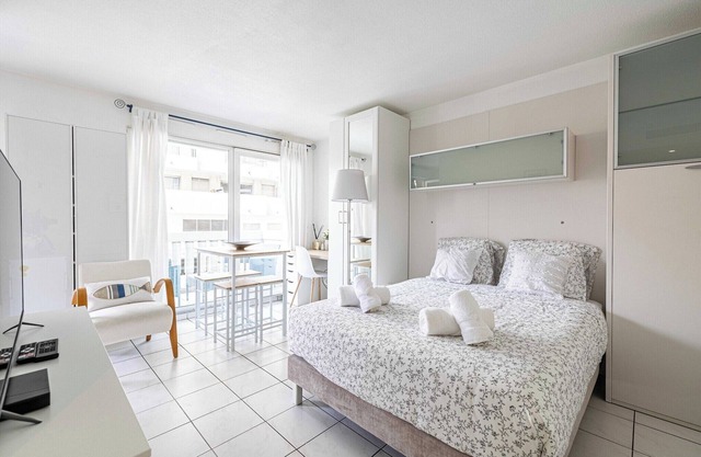 Charming Studio with balcony & pool -Heart of Nice