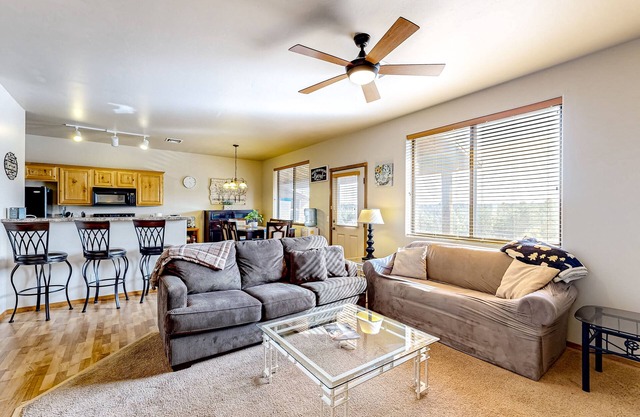 Charming & sunlit cabin with balcony - near the lake, hiking trails, & golf