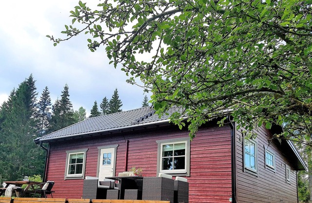 Charming Swedish house in secluded location, Free Wifi, 6 pers, 3 bedrooms, Nature