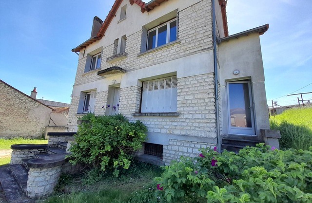 Charming T3 in La Roche-Posay Center with Garden, Garage, and Modern Amenities
