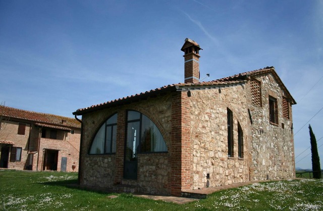Charming Tuscan Farmhouse